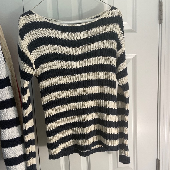 Hinge sweater worn once. Excellent condition - Picture 1 of 3